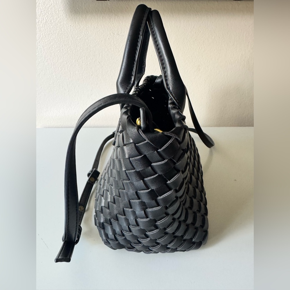 Black Woven Vegan Leather Tote with Detachable Pouch - Picture 5 of 15